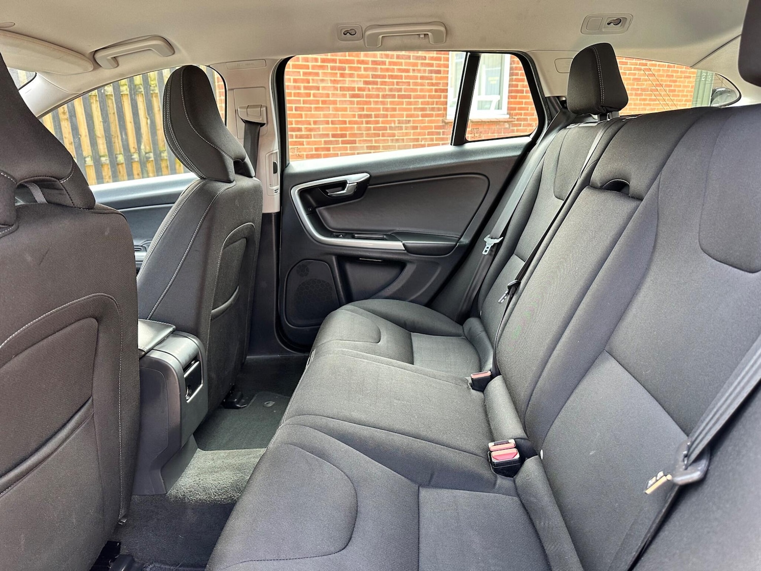 Used Volvo V60 2016 for sale - 77823668: Photo 17