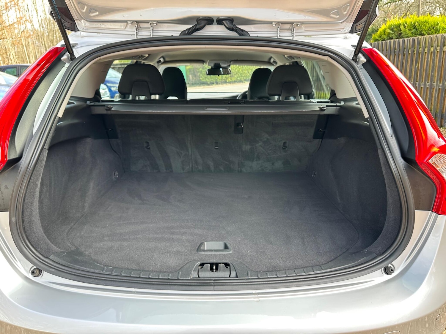 Used Volvo V60 2016 for sale - 77823668: Photo 19