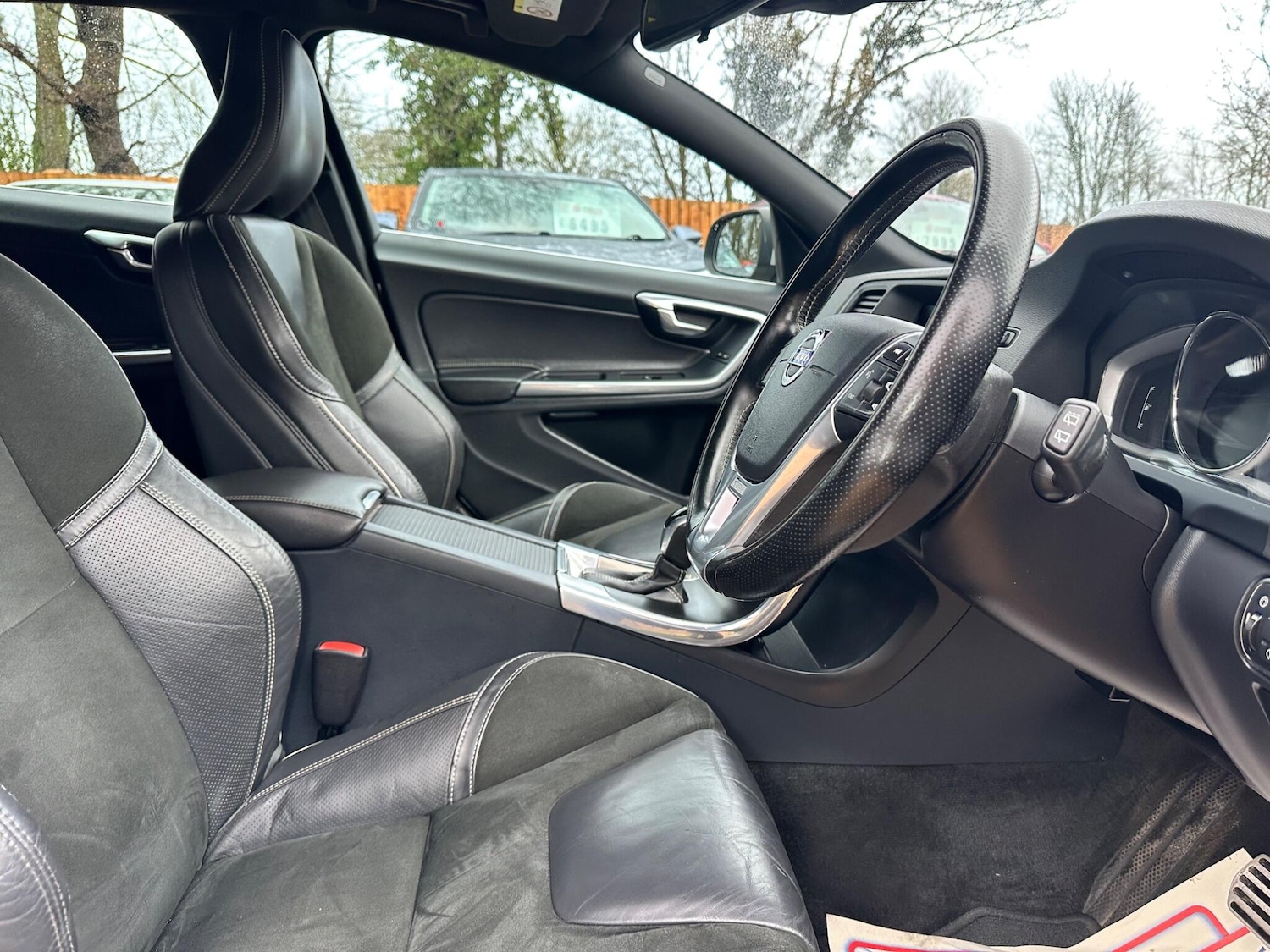 Used Volvo V60 2015 for sale - 77291623: Photo 10