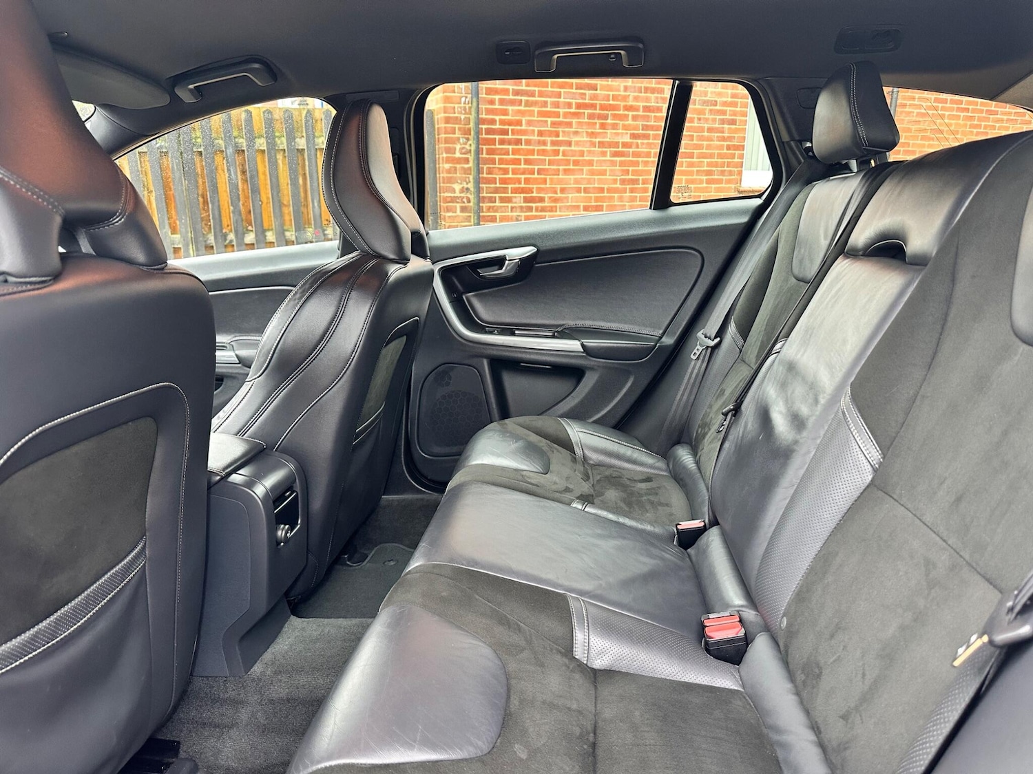 Used Volvo V60 2015 for sale - 77291623: Photo 17