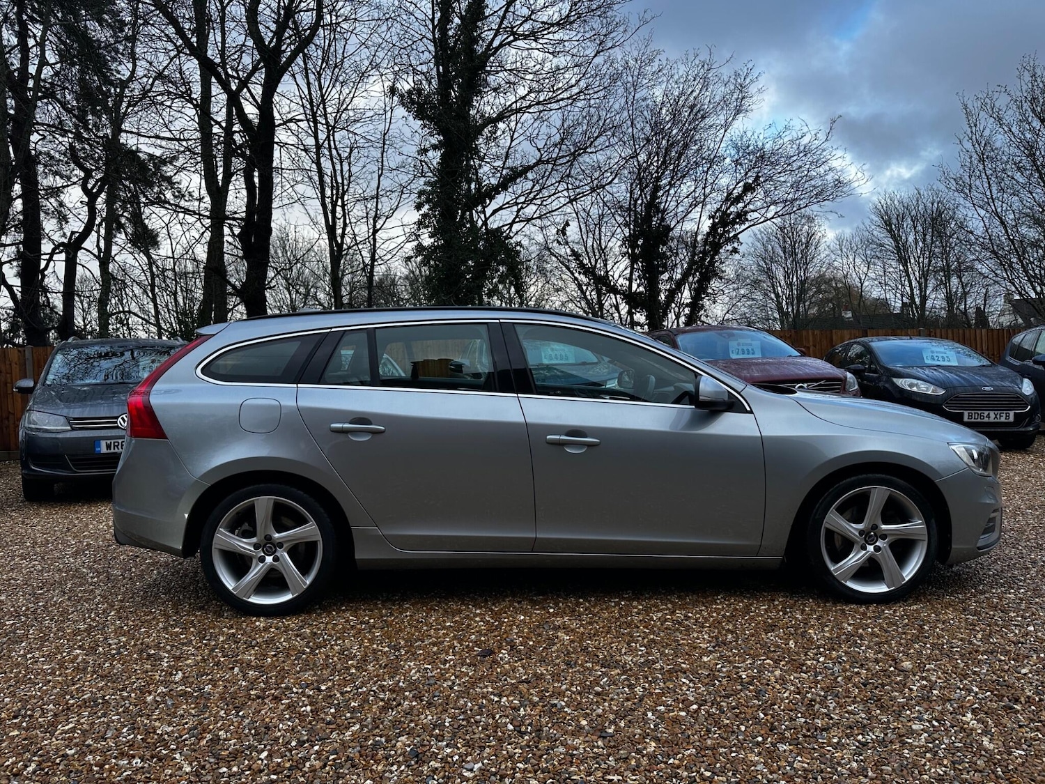 Used Volvo V60 2015 for sale - 77291623: Photo 3