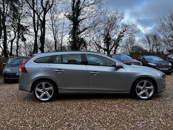 Used Volvo V60 2015 for sale - 77291623: Photo