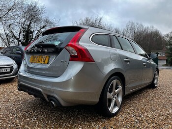 Used Volvo V60 2015 for sale - 77291623: Photo