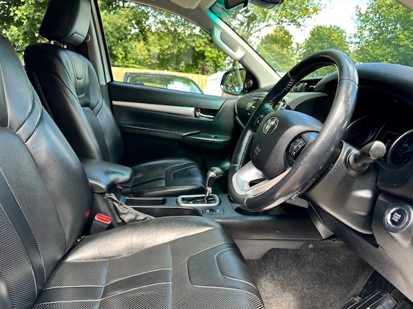 Used Toyota Hilux 2017 for sale - 75623217: Photo 10