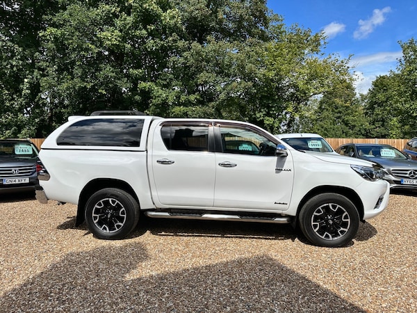 Used Toyota Hilux 2017 for sale - 75623217: Photo 3