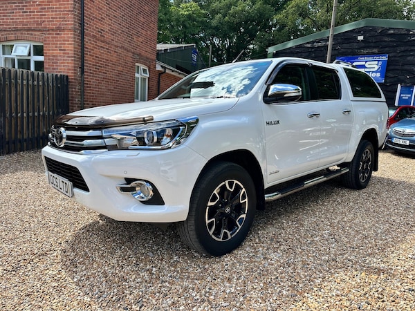 Used Toyota Hilux 2017 for sale - 75623217: Photo 8