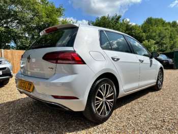 Used Volkswagen Golf 2017 for sale - 74848709: Photo