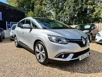 Used Renault Grand Scenic 2017 for sale - 79712680: Photo
