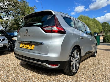 Used Renault Grand Scenic 2017 for sale - 79712680: Photo
