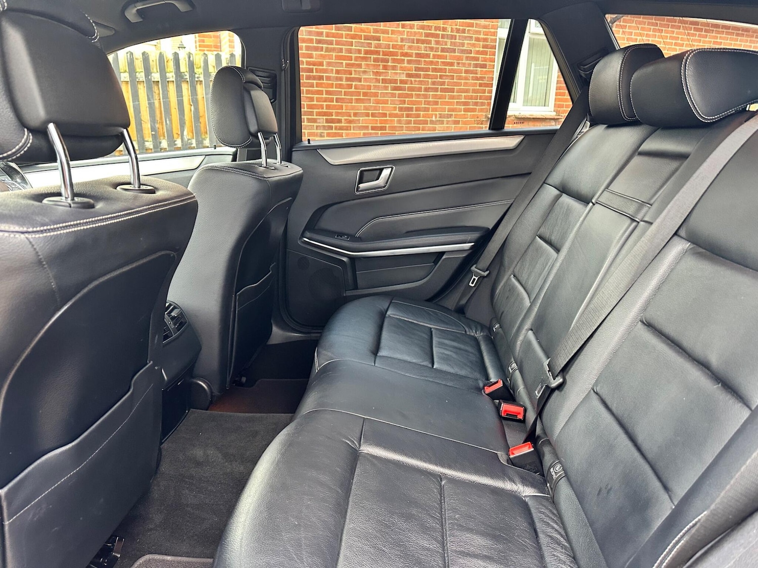 Used Mercedes-Benz E Class 2015 for sale - 76994253: Photo 17