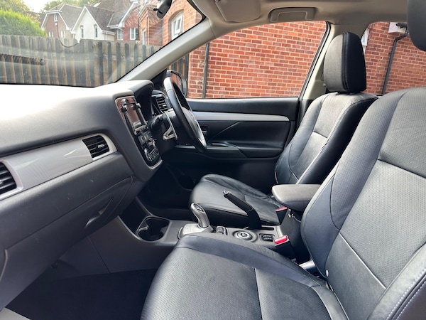 Used Mitsubishi Outlander 2015 for sale - 76214598: Photo 17