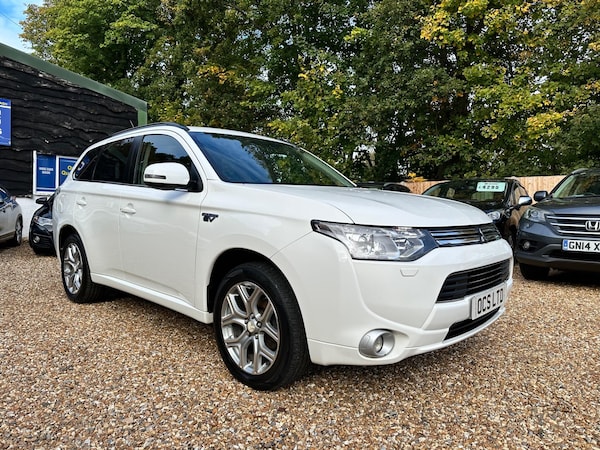 Used Mitsubishi Outlander 2015 for sale - 76214598: Photo 1