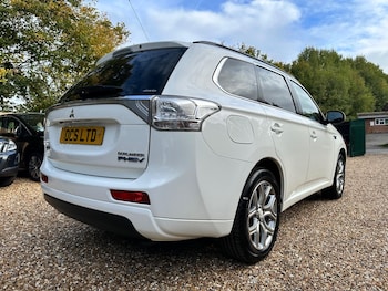 Used Mitsubishi Outlander 2015 for sale - 76214598: Photo 4
