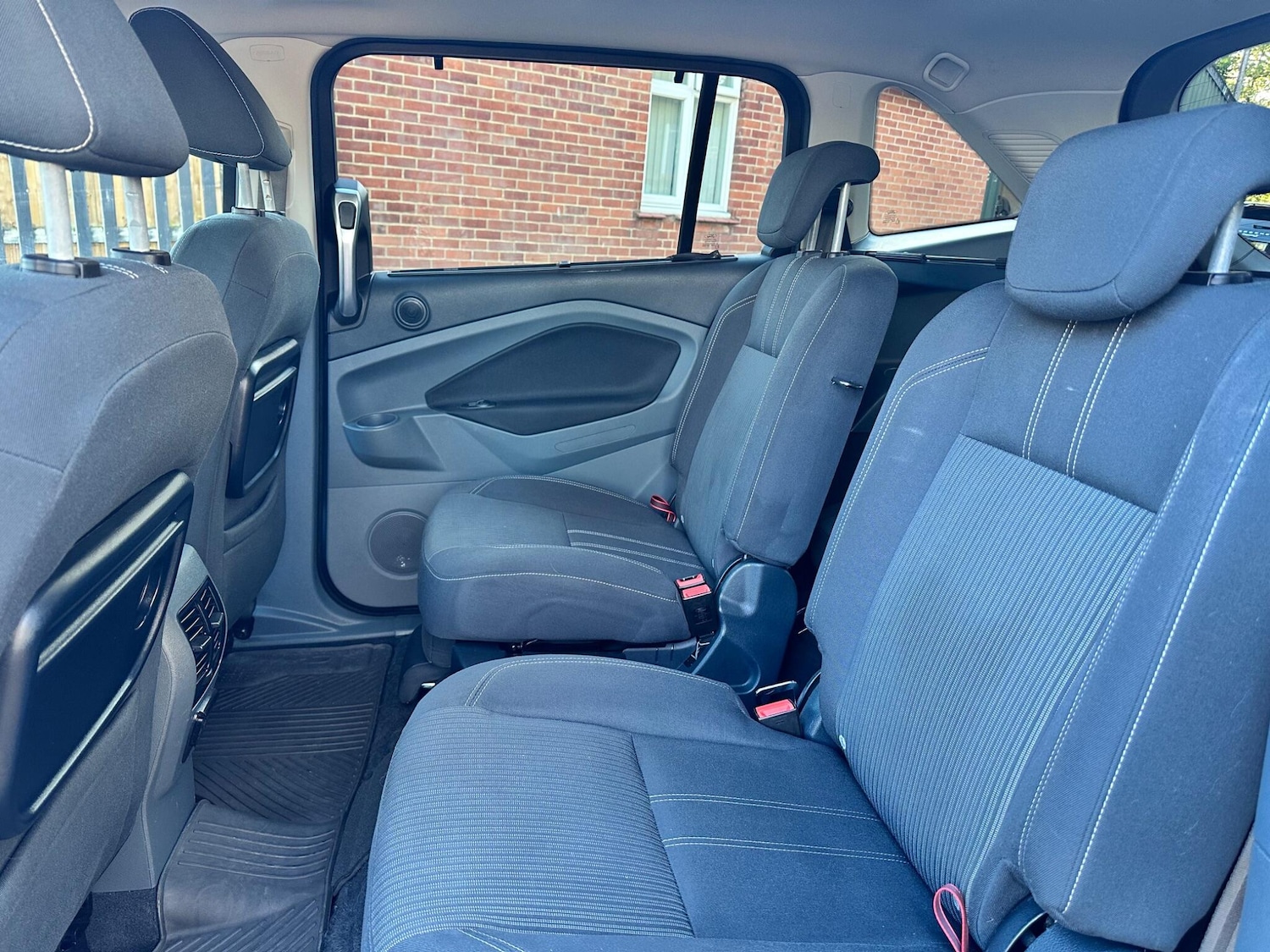 Used Ford Grand C-Max 2011 for sale - 76573216: Photo 18