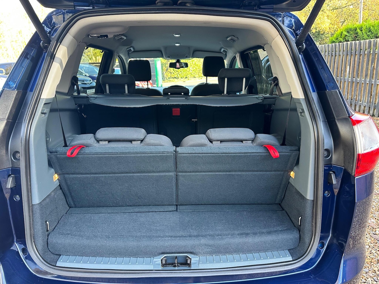 Used Ford Grand C-Max 2011 for sale - 76573216: Photo 21