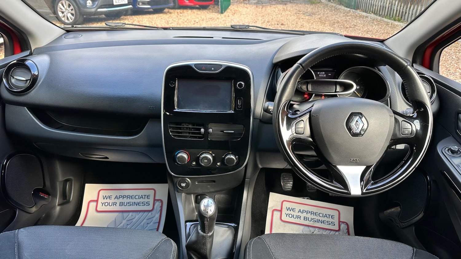 Used Renault Clio 2015 for sale - 76992850: Photo 12