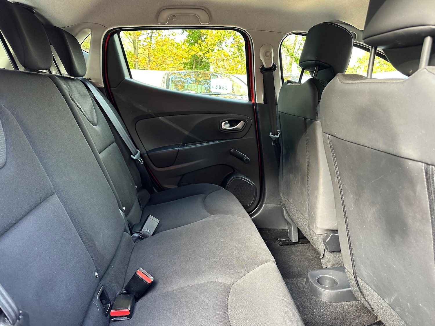 Used Renault Clio 2015 for sale - 76992850: Photo 16