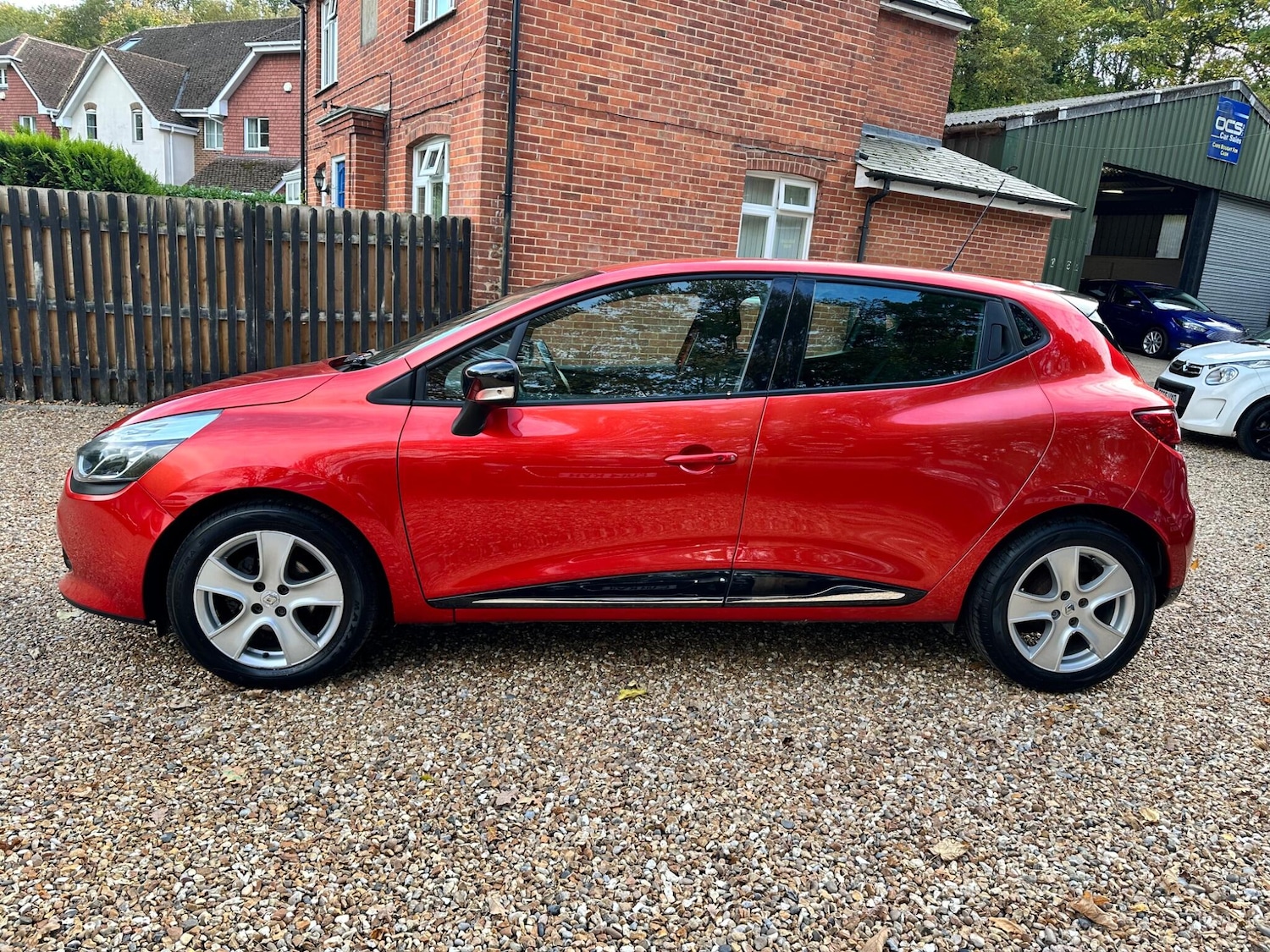 Used Renault Clio 2015 for sale - 76992850: Photo 7
