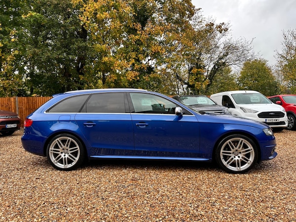 Used Audi A4 2010 for sale - 76326903: Photo 3