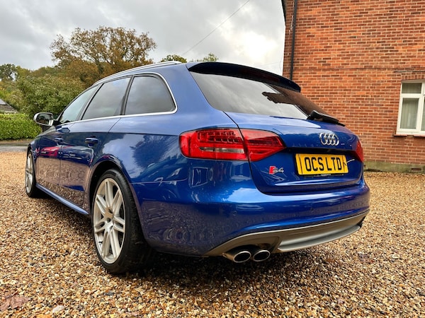 Used Audi A4 2010 for sale - 76326903: Photo 6