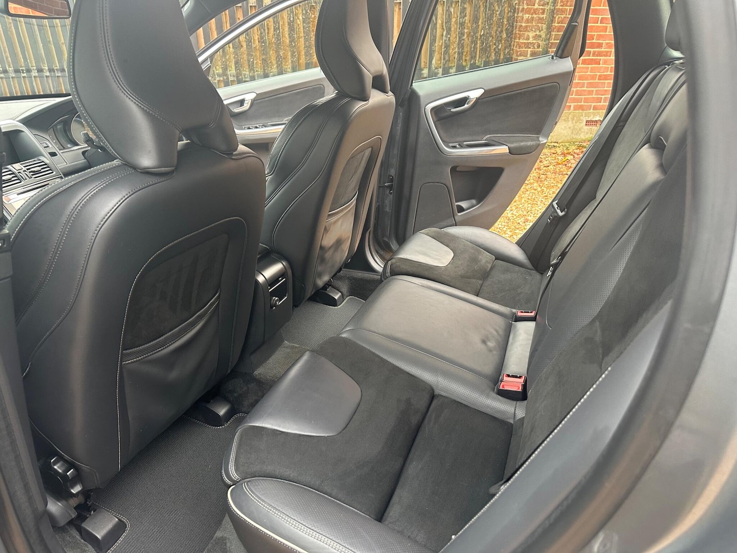 Used Volvo XC60 2015 for sale - 76824316: Photo 10