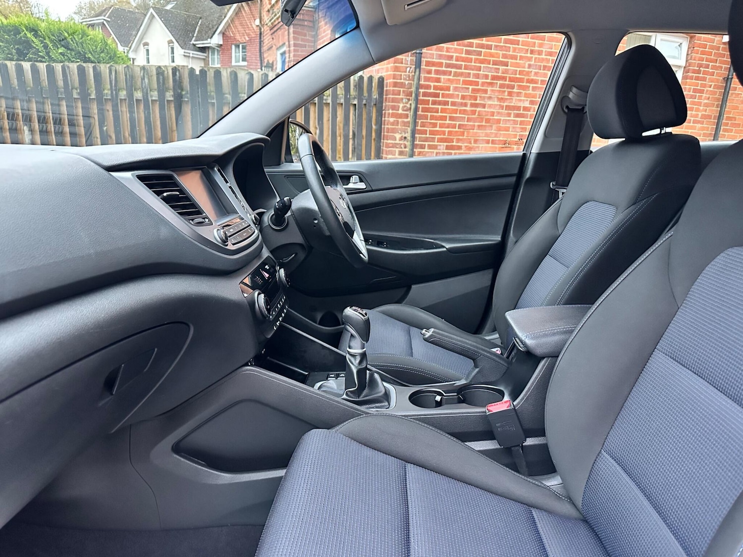 Used Hyundai TUCSON 2017 for sale - 76727342: Photo 16