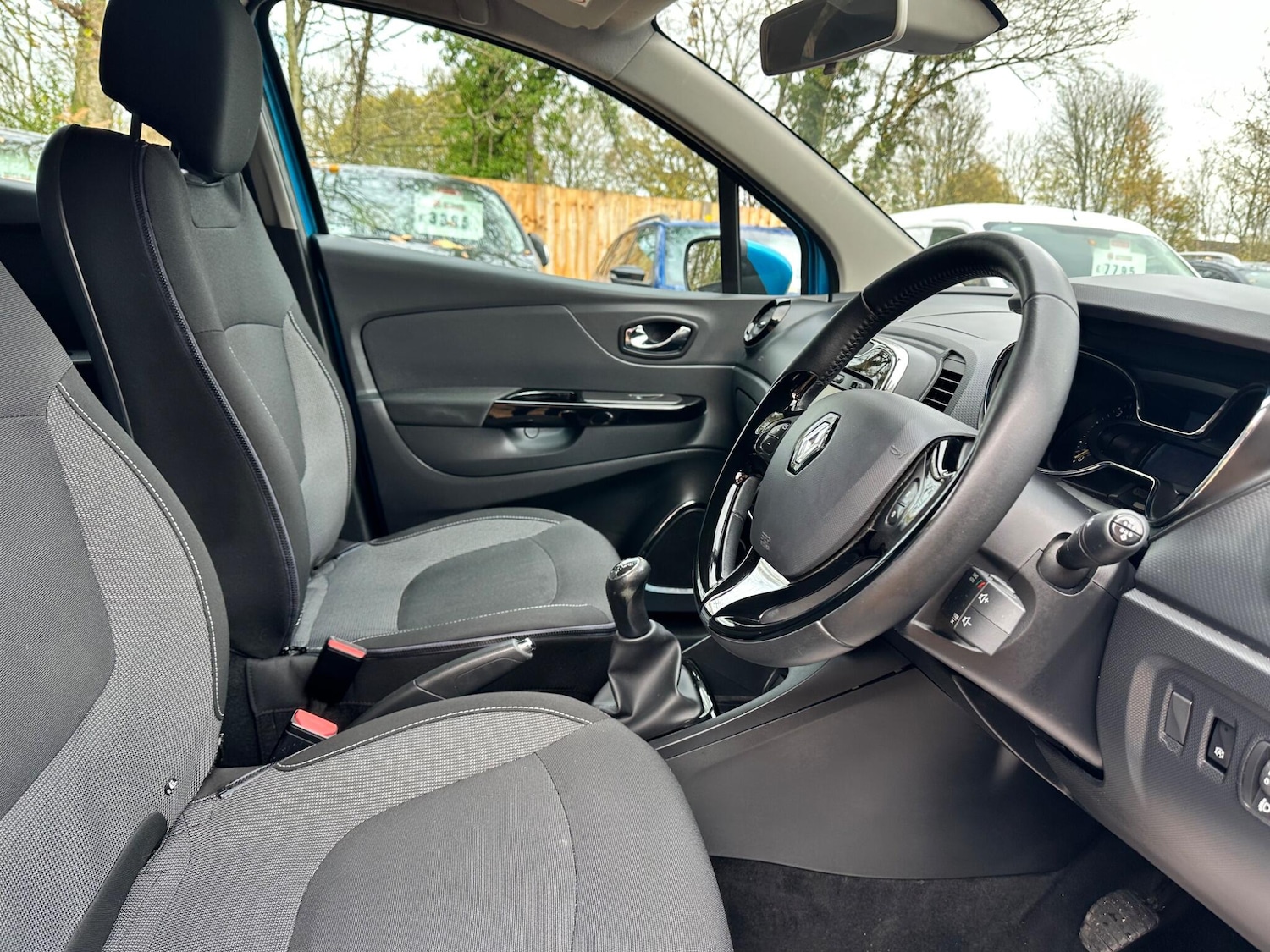 Used Renault Captur 2014 for sale - 76620321: Photo 10