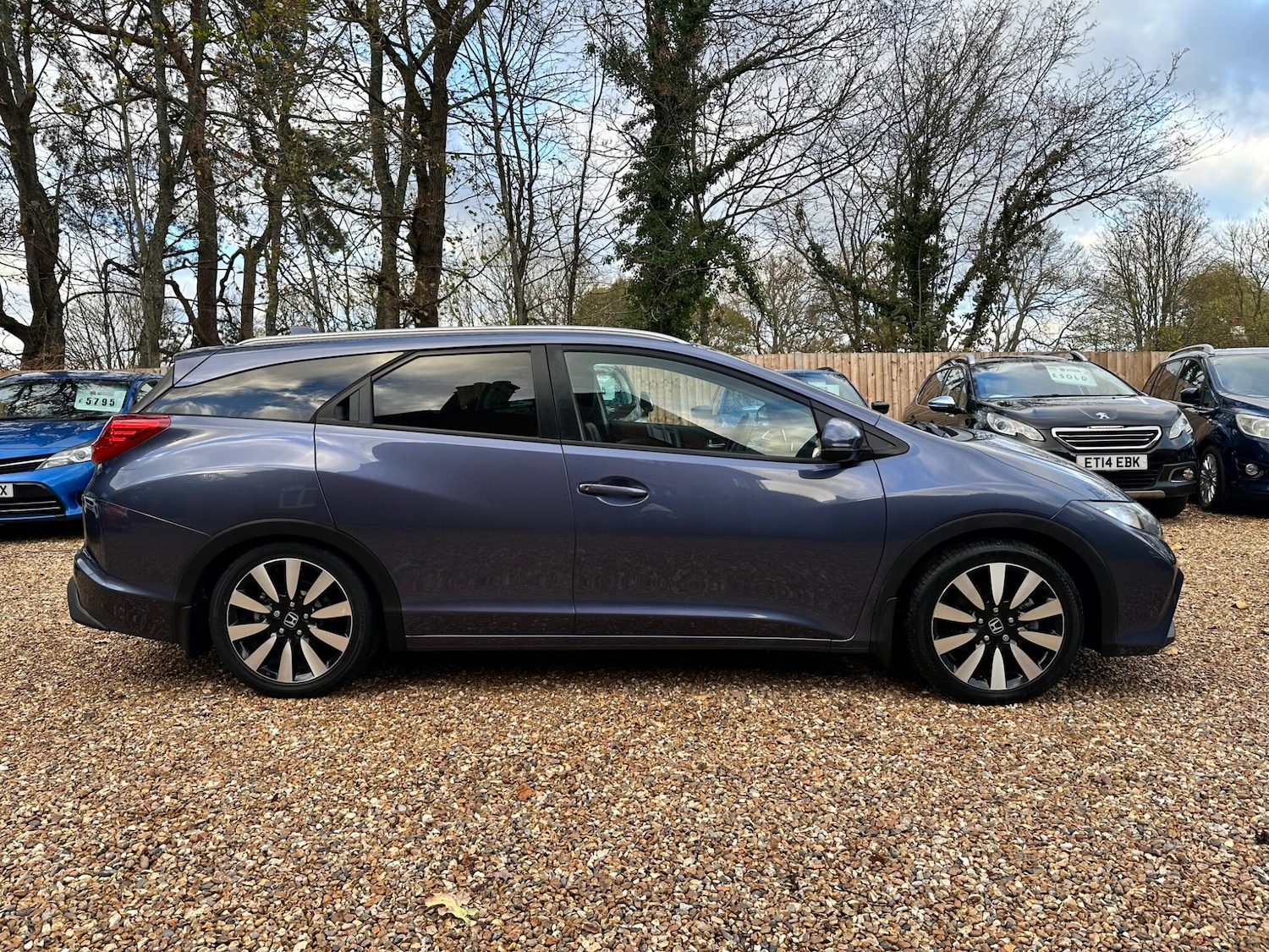 Used Honda Civic 2014 for sale - 76993858: Photo 3