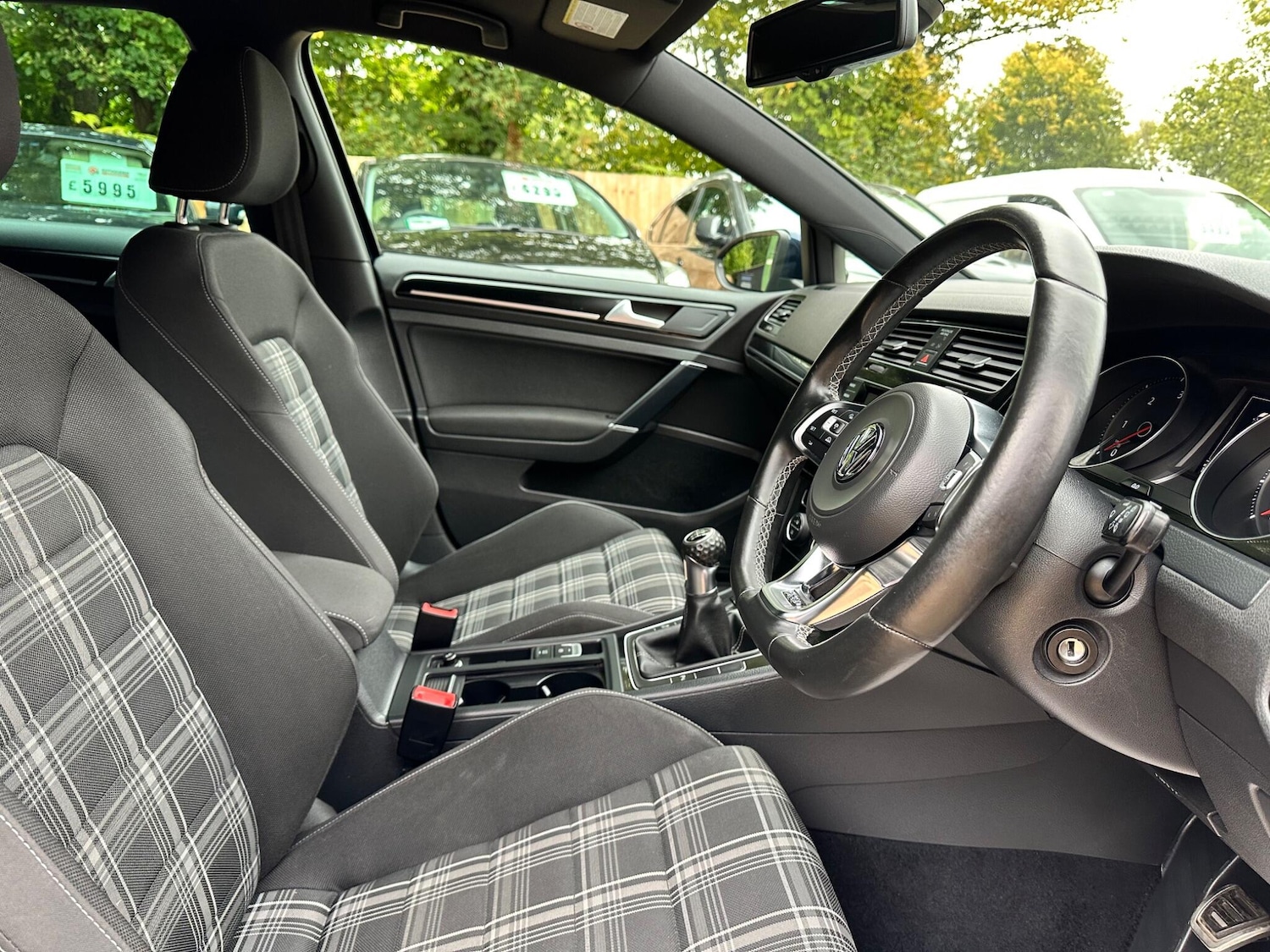 Used Volkswagen Golf 2014 for sale - 77214864: Photo 10