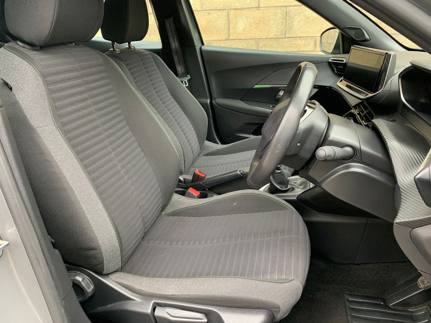 Used Peugeot 2008 2023 for sale - 76312391: Photo 9