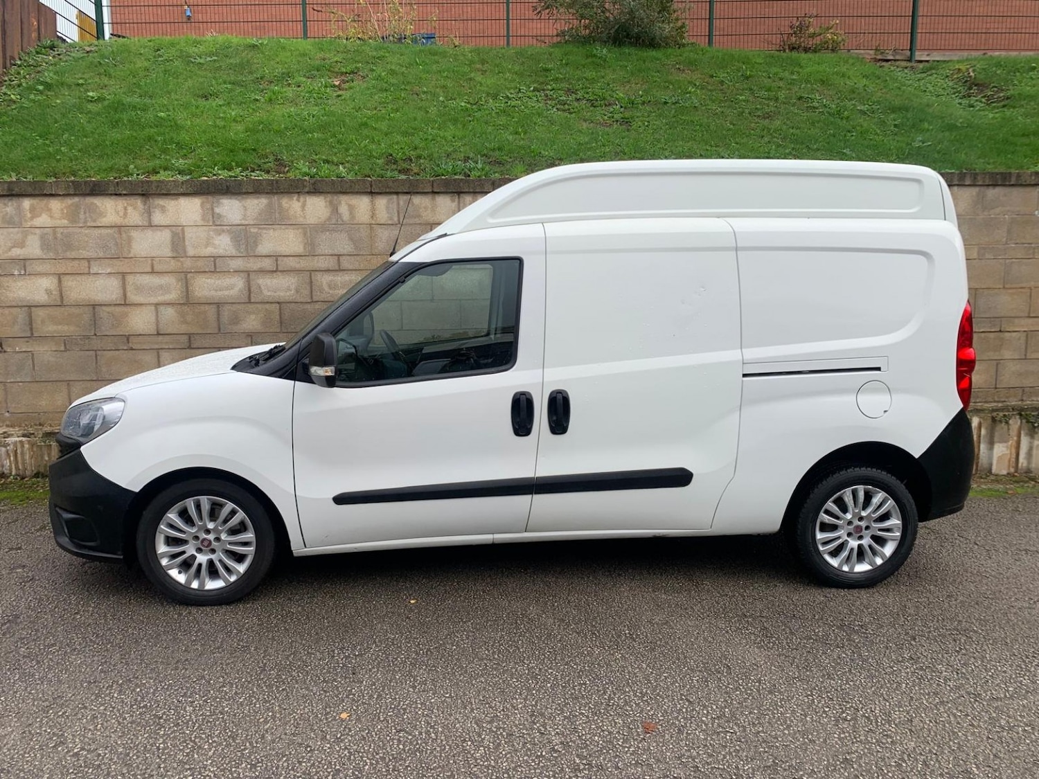 Used Vauxhall Combo 2014 for sale - 76340363: Photo 1