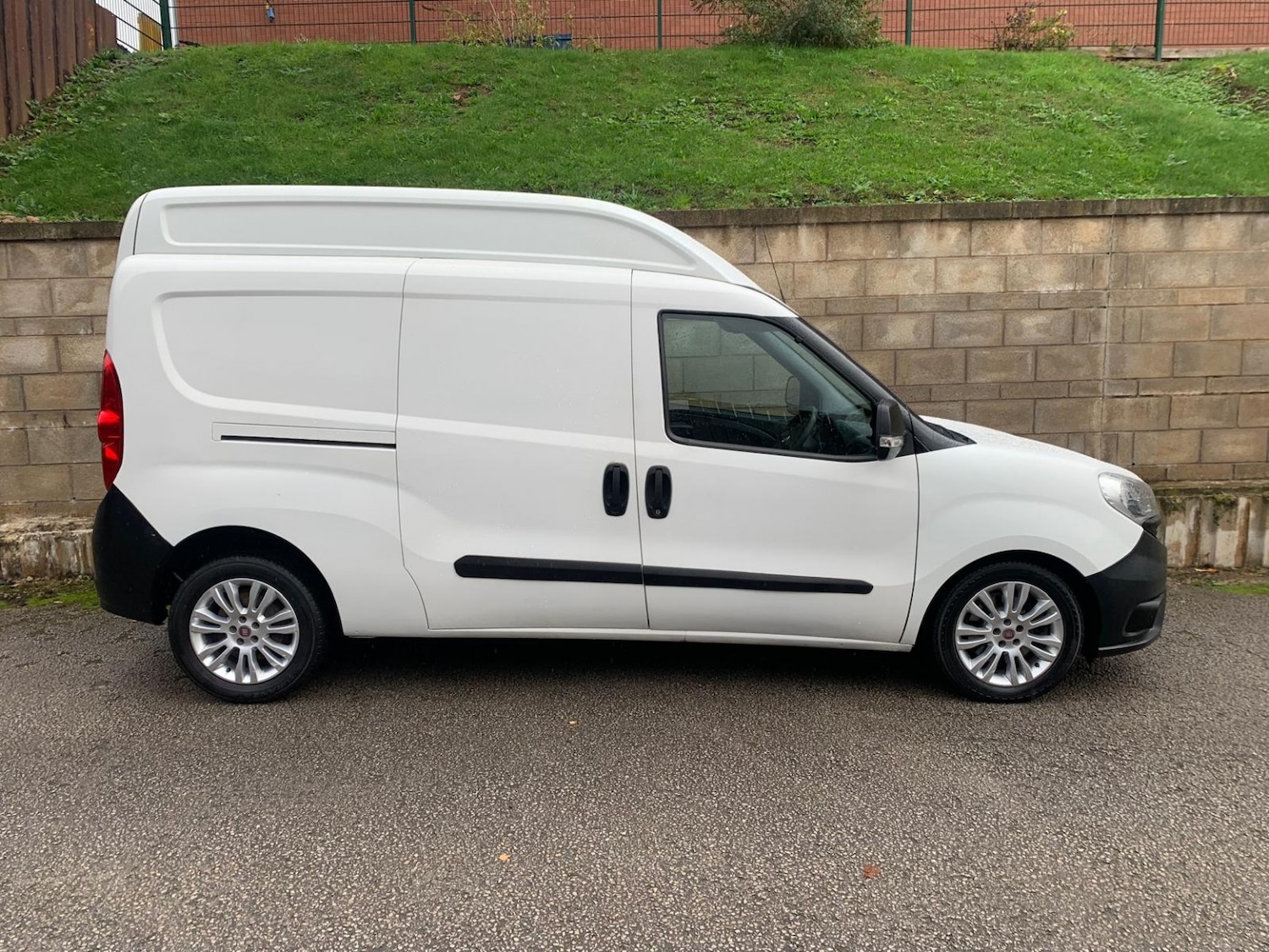 Used Vauxhall Combo 2014 for sale - 76340363: Photo 4