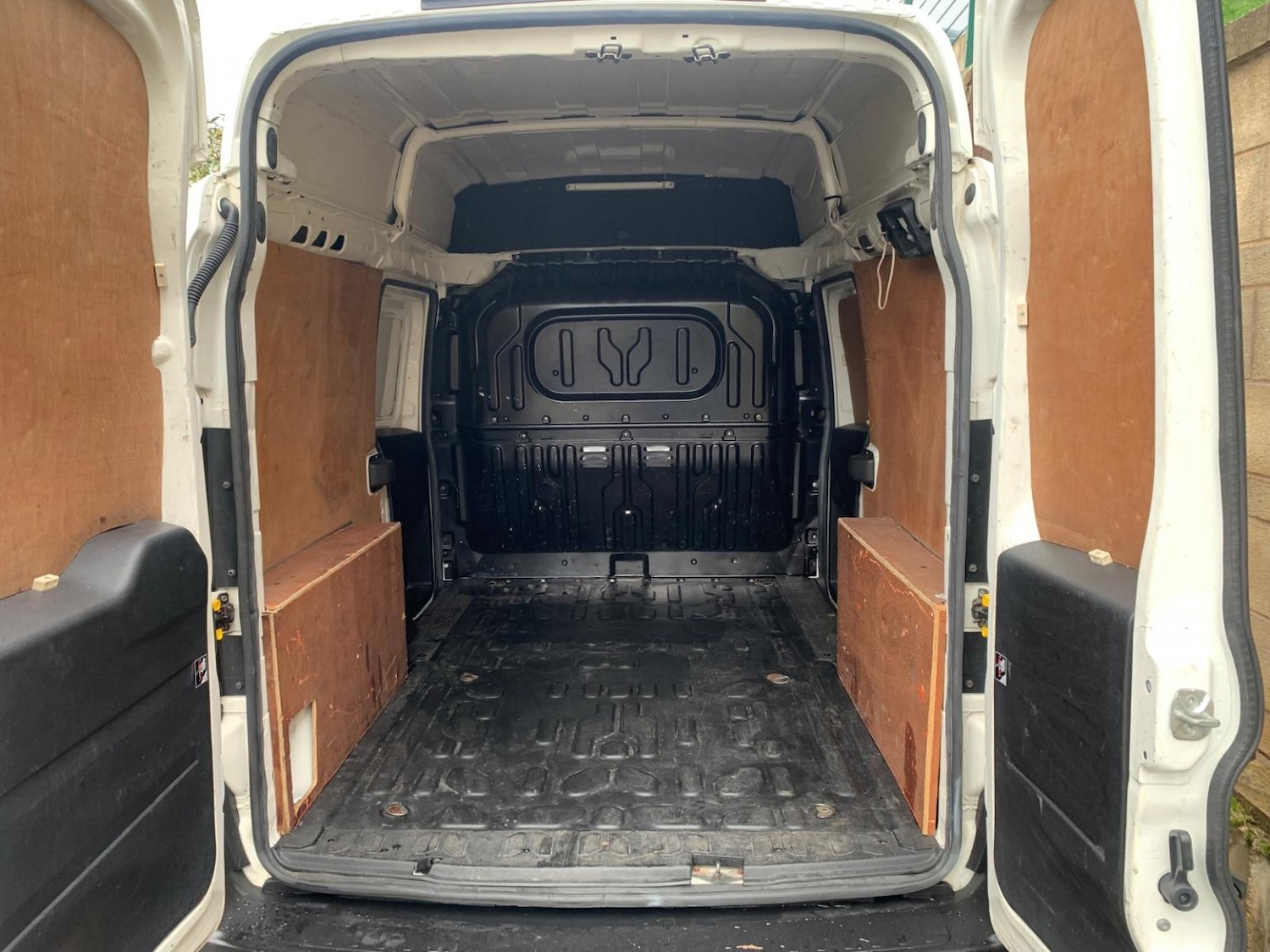 Used Vauxhall Combo 2014 for sale - 76340363: Photo 7