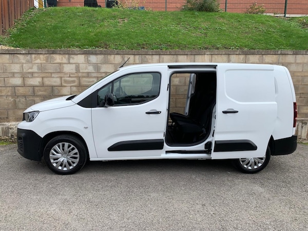 Used Peugeot Partner 2021 for sale - 76312368: Photo 2