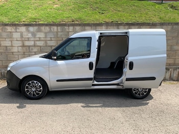 Used Vauxhall Combo 2017 for sale - 75626935: Photo