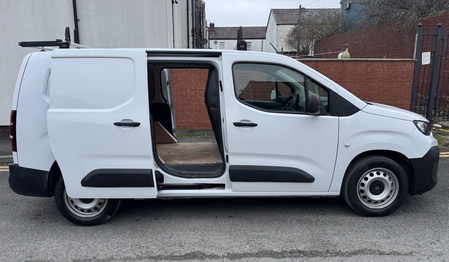 Used Citroen Berlingo 2024 for sale - 77417215: Photo 3