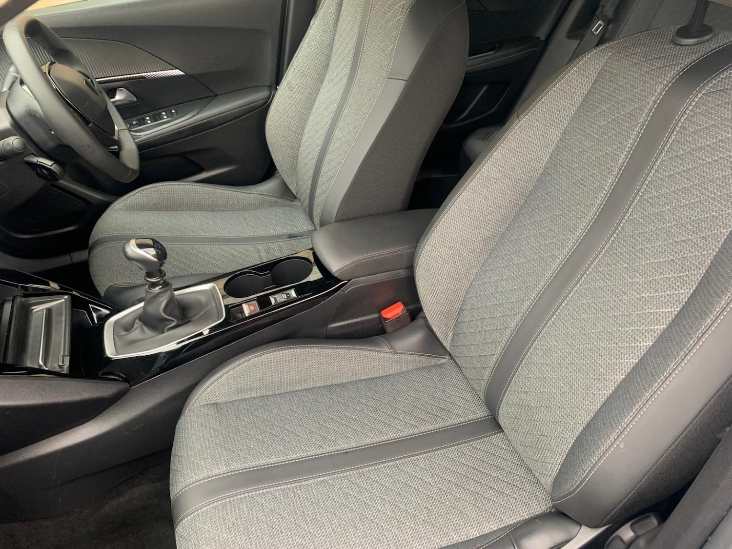 Used Peugeot 2008 2024 for sale - 76340342: Photo 13