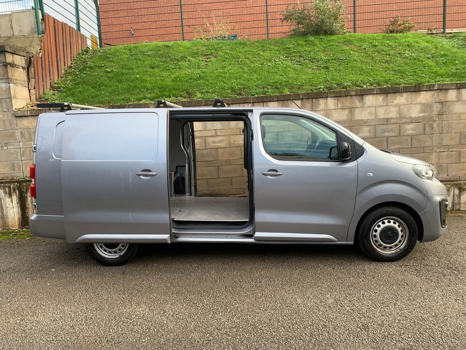 Used Peugeot Expert 2022 for sale - 76358233: Photo 2
