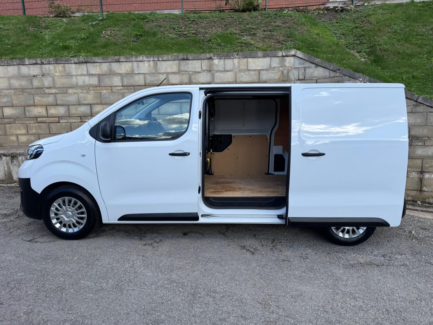 Used Toyota ProAce 2024 for sale - 76025940: Photo 18