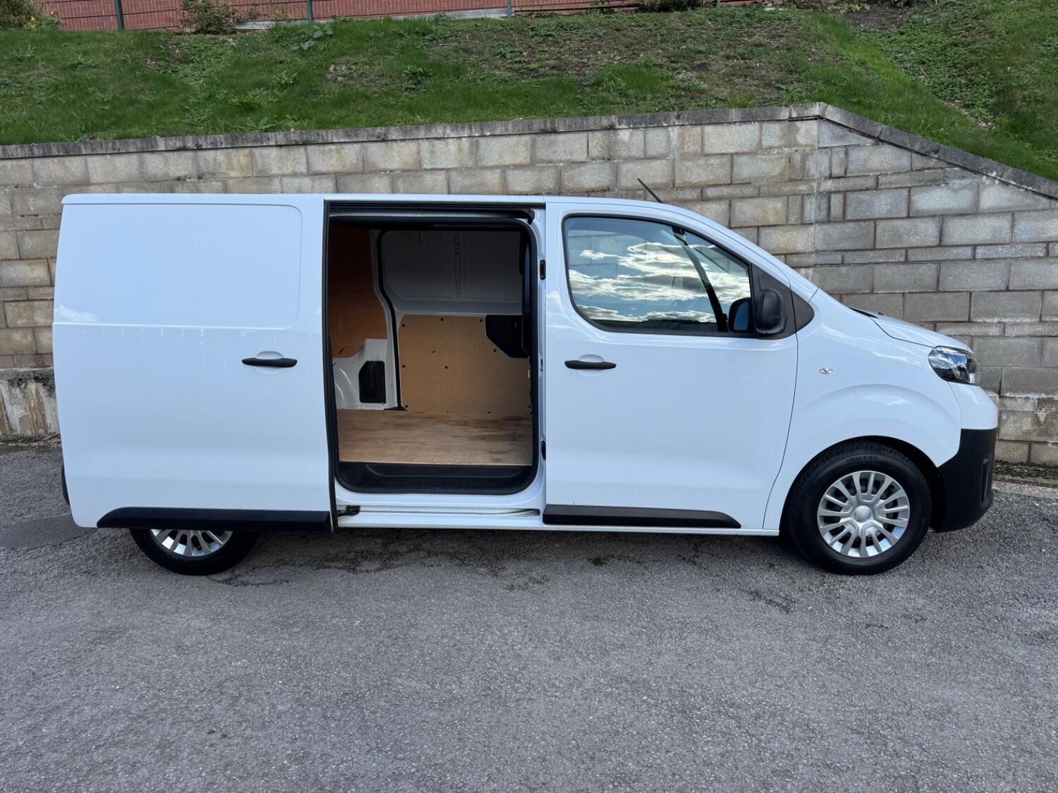 Used Toyota ProAce 2024 for sale - 76025940: Photo 19