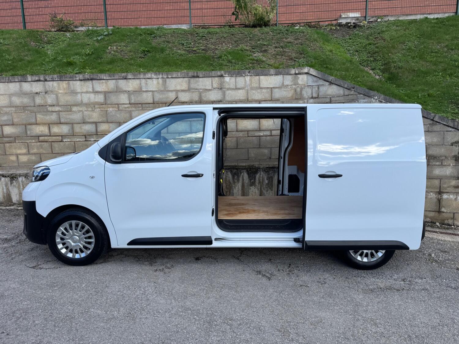 Used Toyota ProAce 2024 for sale - 76025940: Photo 2