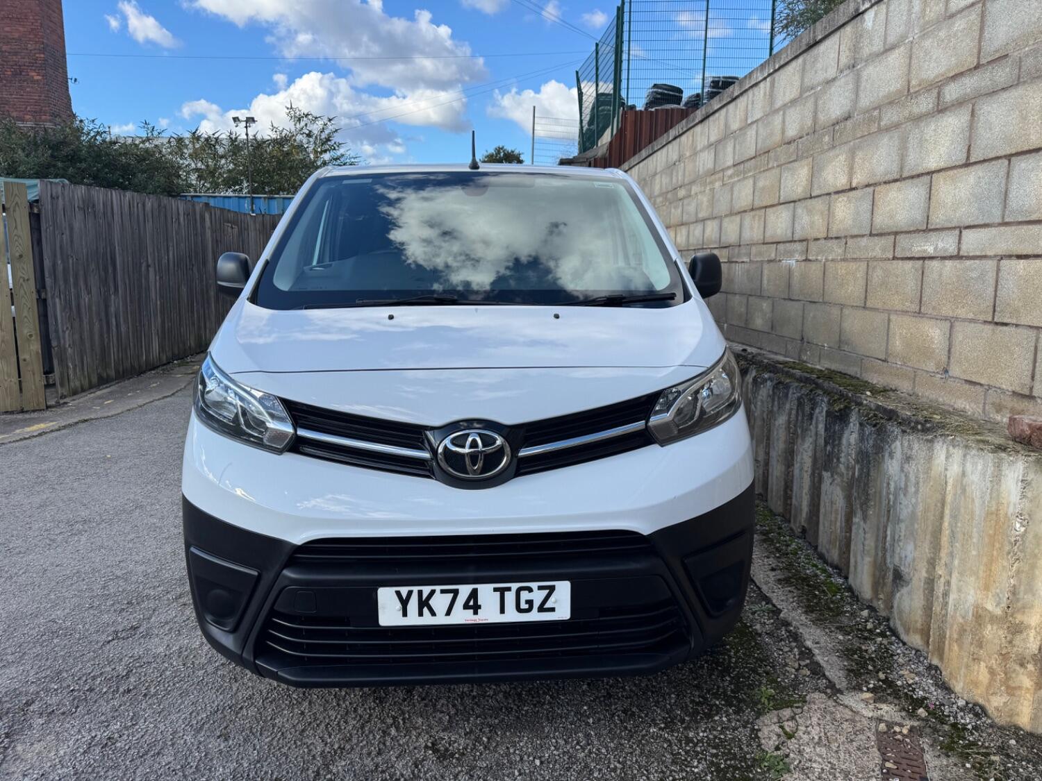 Used Toyota ProAce 2024 for sale - 76025940: Photo 3