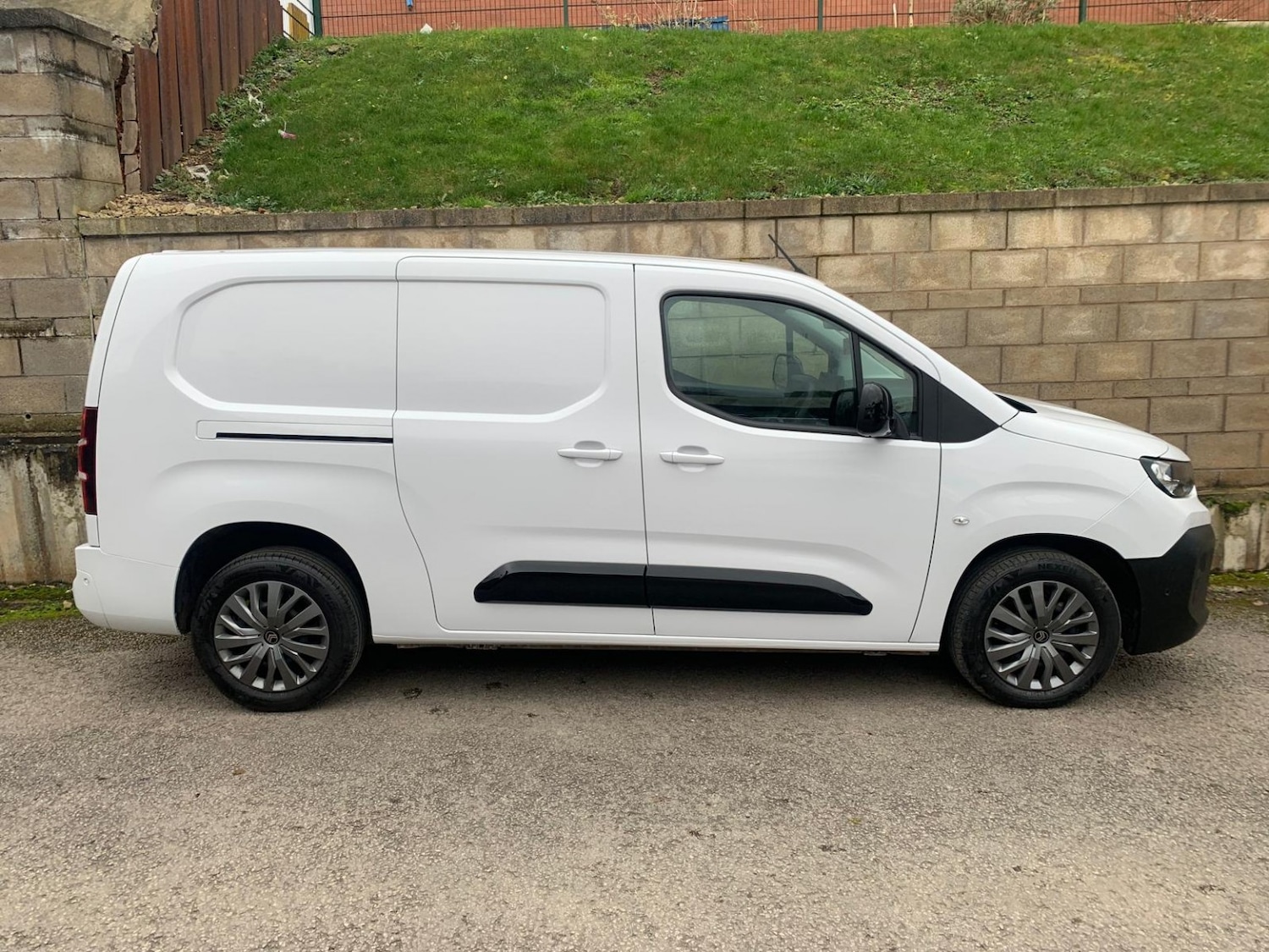 Used Citroen Berlingo 2024 for sale - 77516150: Photo 4