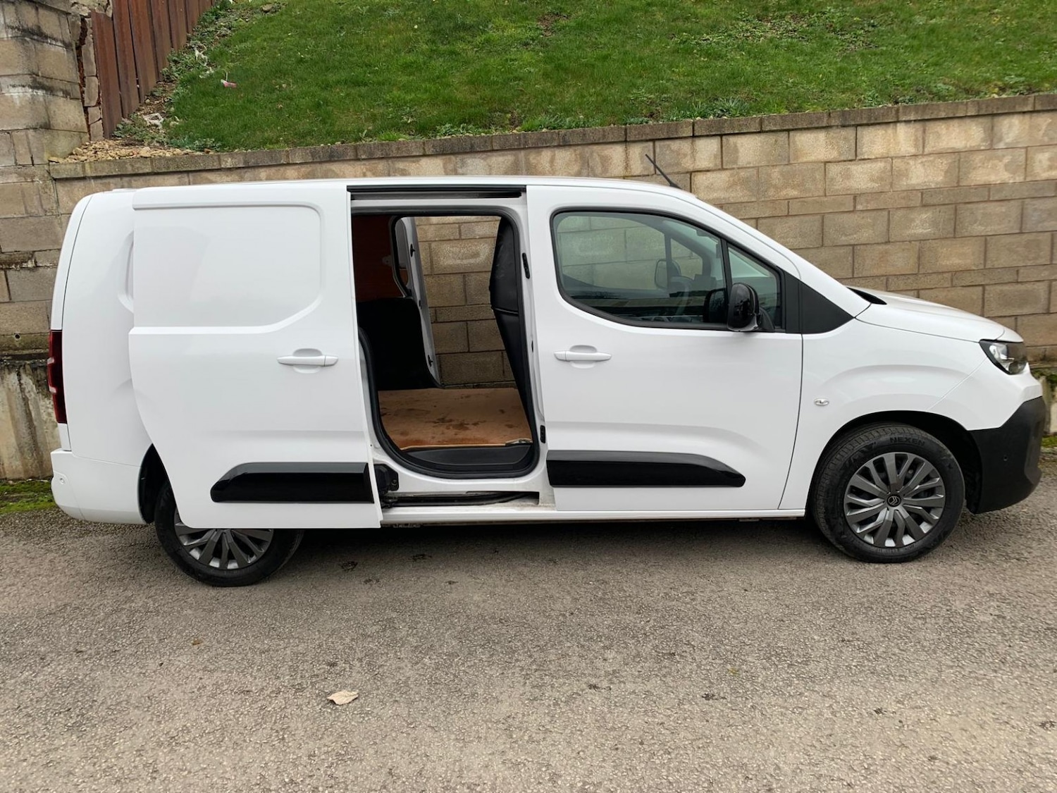 Used Citroen Berlingo 2024 for sale - 77516150: Photo 5