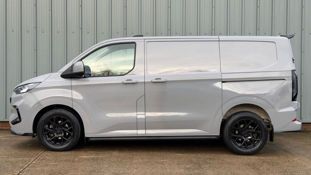 Used Ford Transit Custom 2023 for sale - 77341544: Photo 2