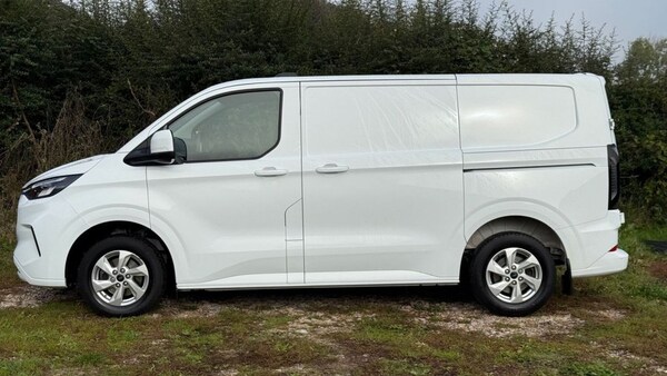 Used Ford Transit Custom 2024 for sale - 76118994: Photo 2