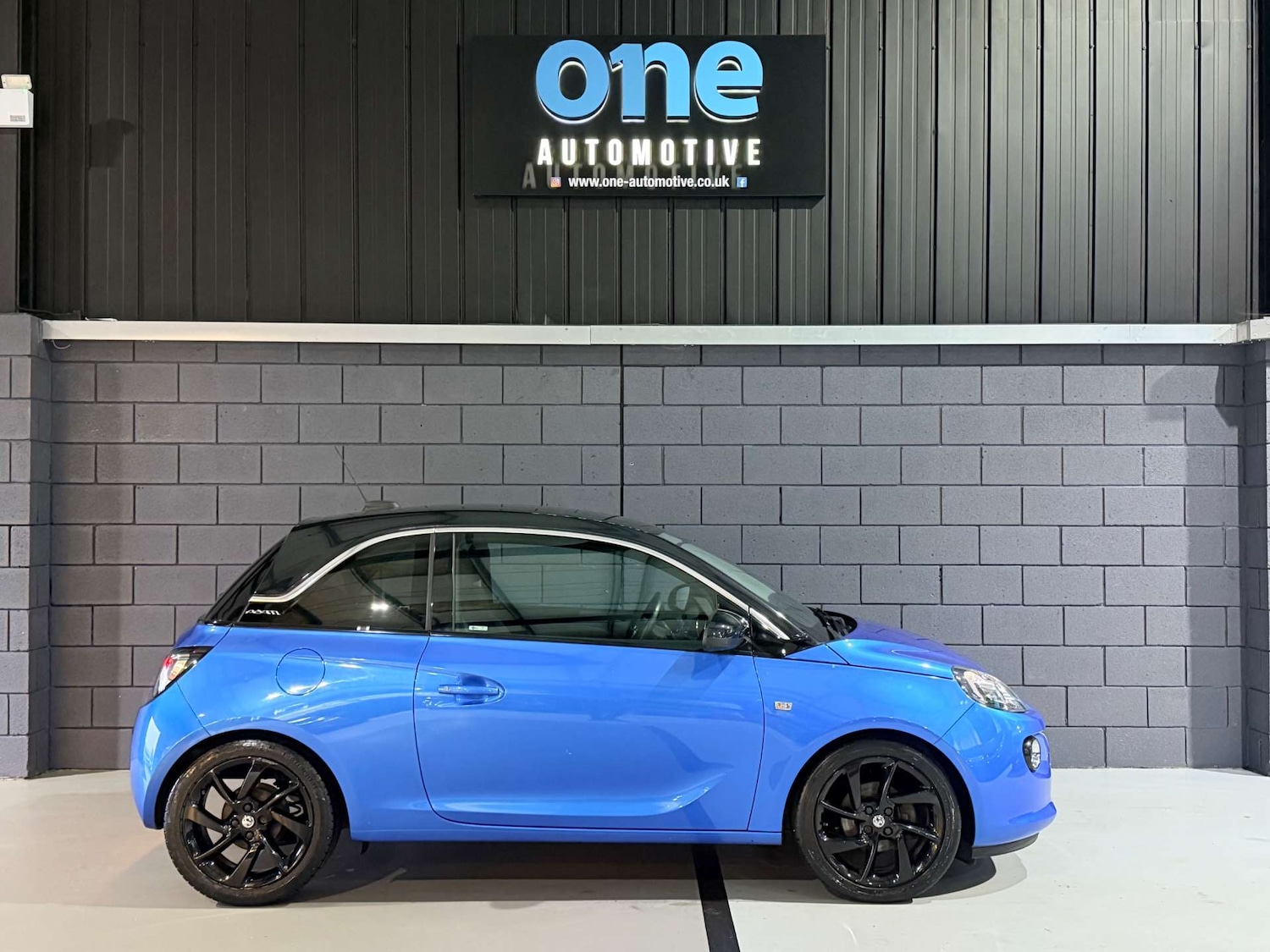 Used Vauxhall ADAM 2016 for sale - 77544973: Photo 2