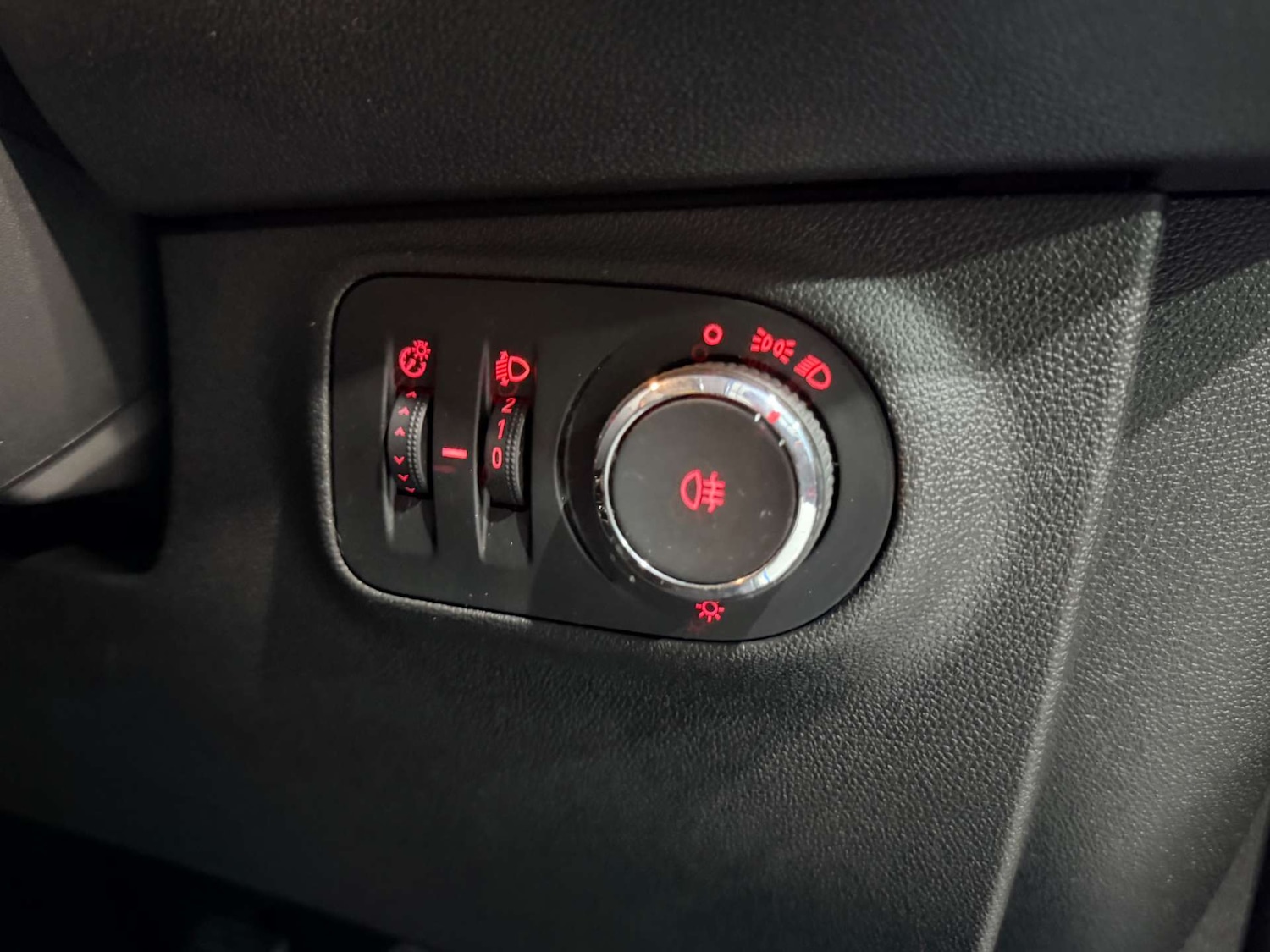 Used Vauxhall ADAM 2016 for sale - 77544973: Photo 32