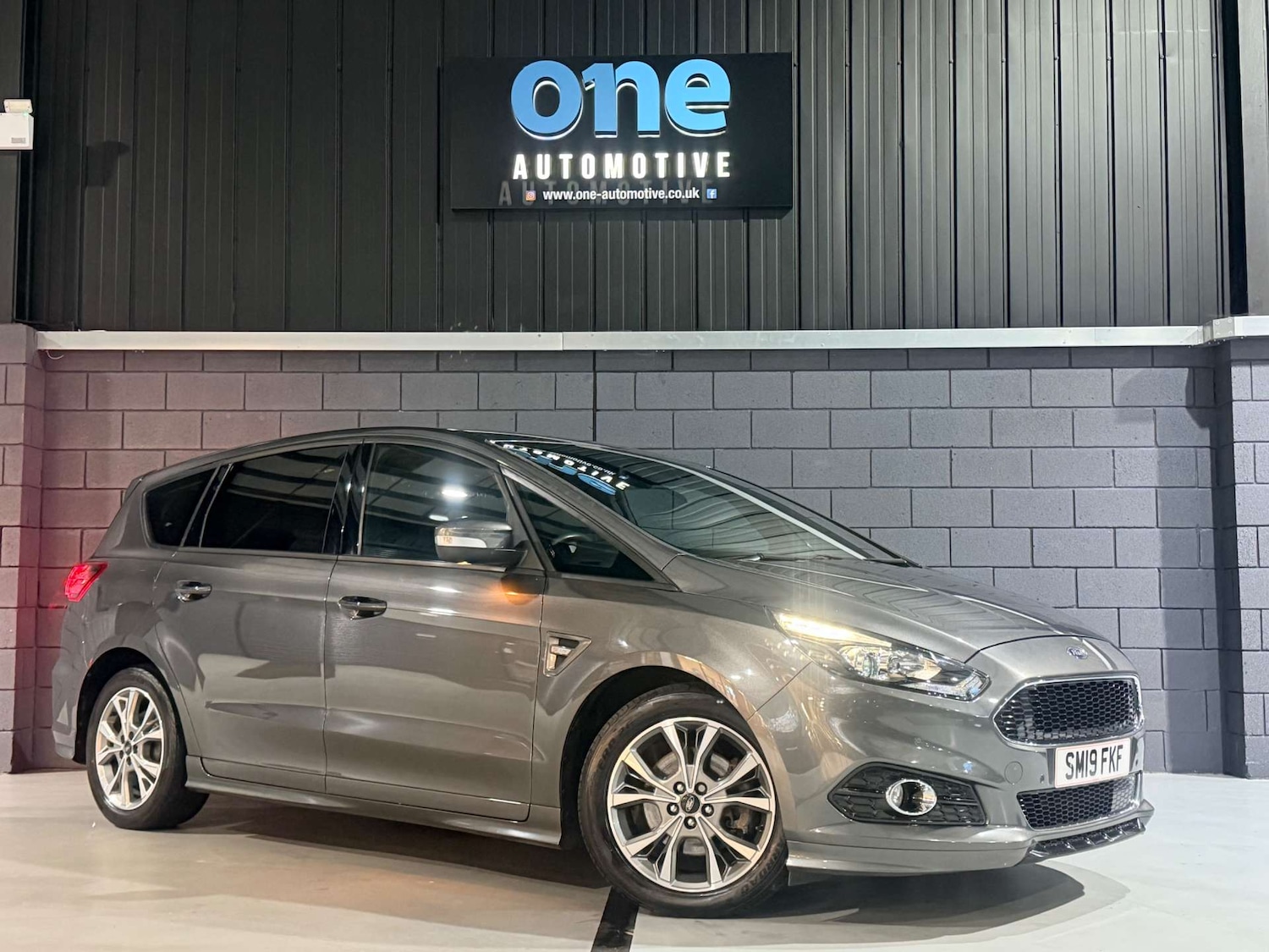 Used Ford S-Max 2019 for sale - 77533609: Photo 4