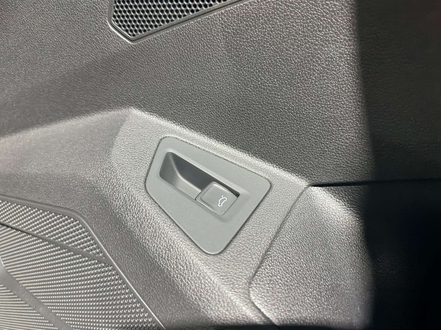 Used Volkswagen Touareg 2023 for sale - 78112490: Photo 34